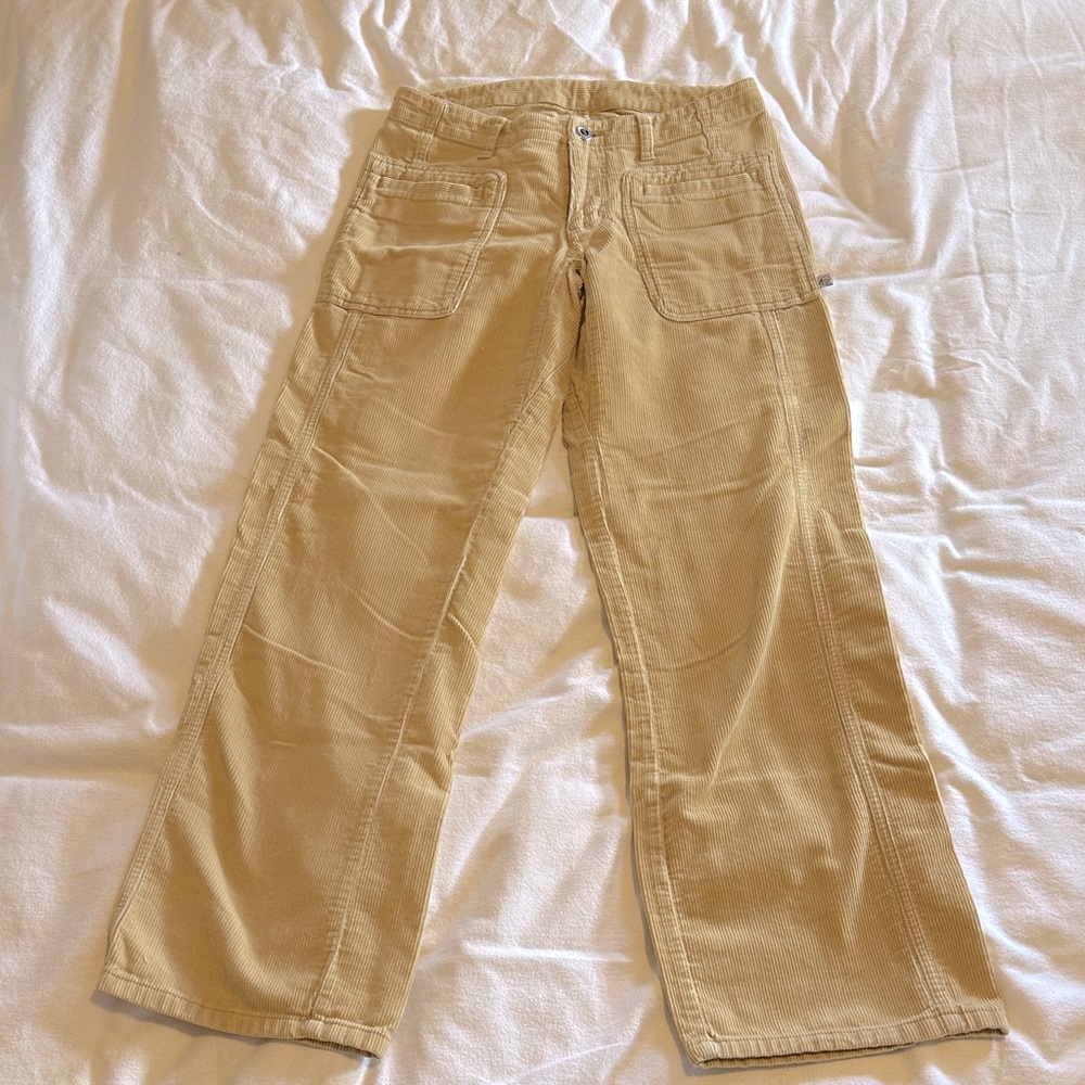 Vintage Patagonia women’s Corduroy Pants in Tan